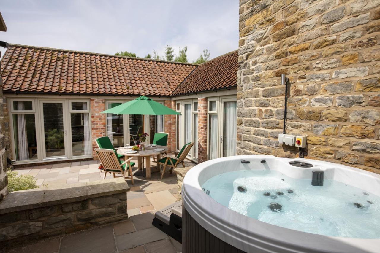 Thirley Cotes Farm Cottages Scarborough Exterior foto